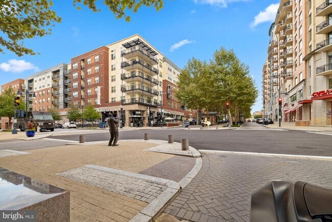 Building Photo - 102 St Ives Pl