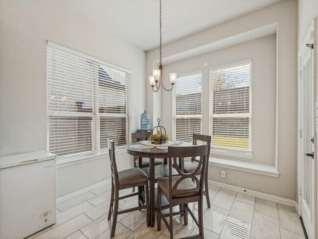 Building Photo - 1267 Binfield Dr