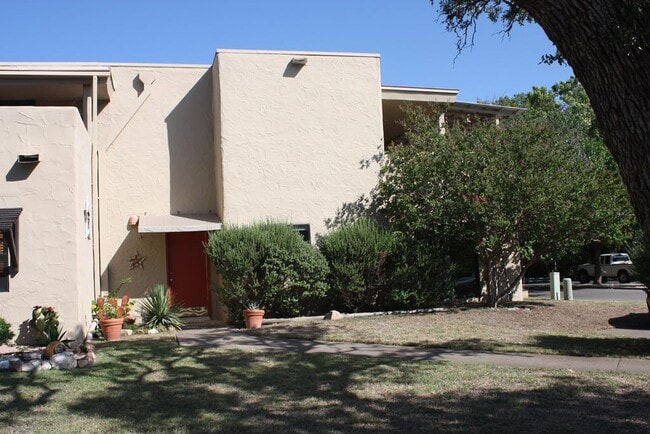Primary Photo - 537 Sand Bend Dr