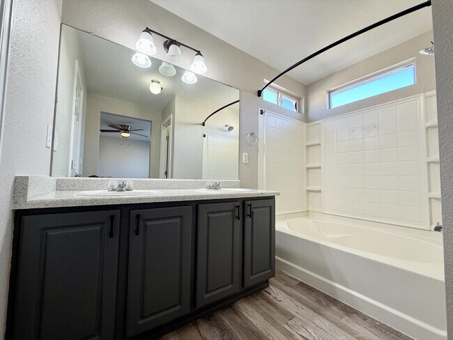 Building Photo - 14837 E 118th Ave