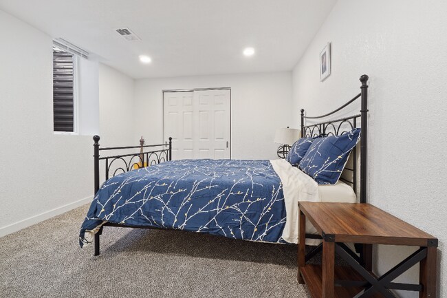 Building Photo - 6050 E Alameda Ave