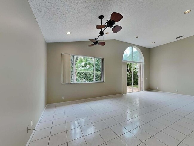 Building Photo - 4095 NW 79th Ave