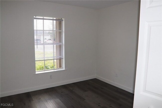 Building Photo - 320 Harry Ave S