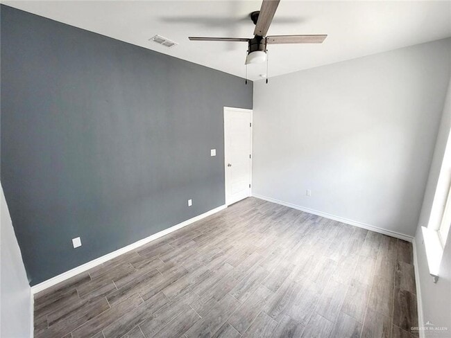 Building Photo - 2812 Rosemary Dr