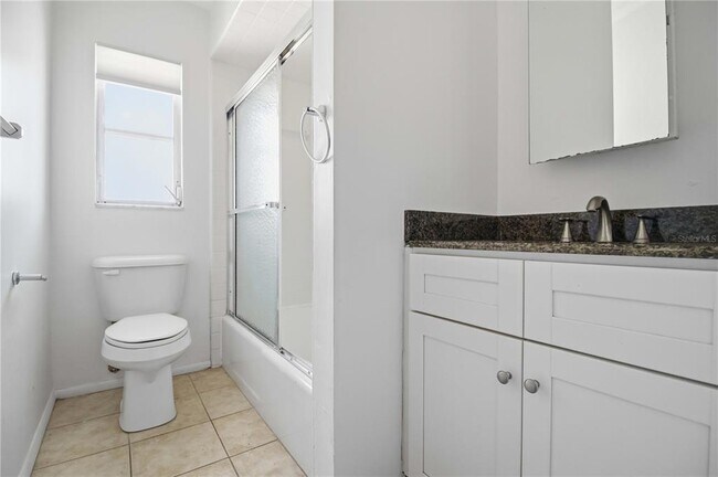 Building Photo - 304 Lantana Ave