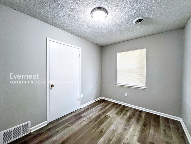 Building Photo - 2909 Caffey St