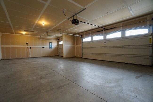 Building Photo - 13776 S Piano Ave