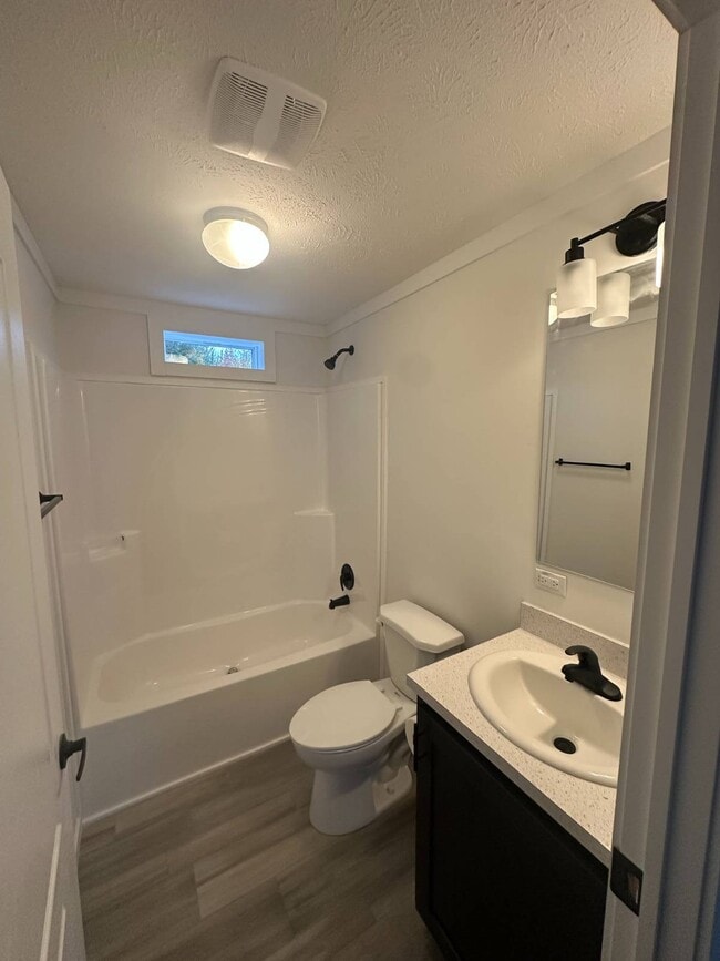 Building Photo - 5222 Greenwich Rd