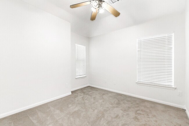 Building Photo - 21823 Mystic Point Ct