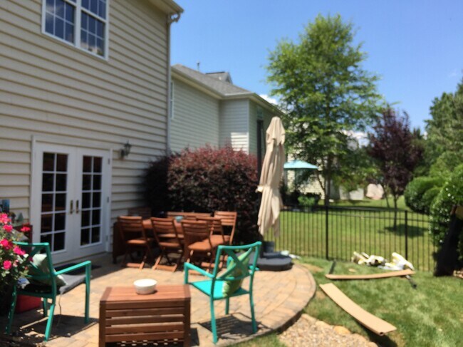Building Photo - 14328 Laurel Tree Ln