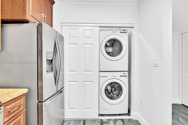 Building Photo - 8900 Collins Ave