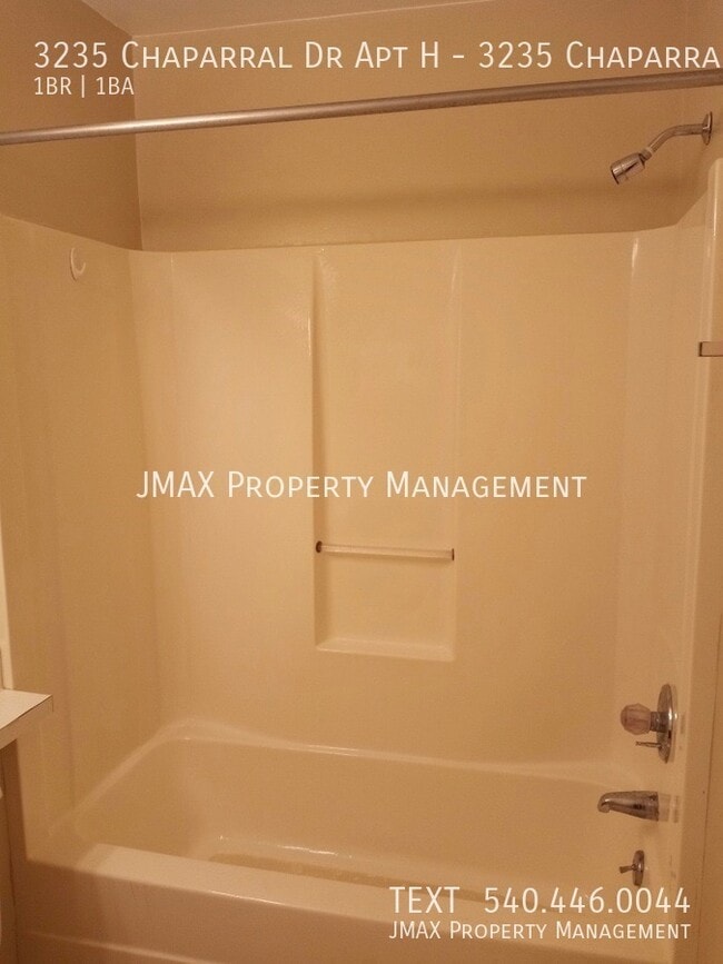 Building Photo - 3235 Chaparral Dr