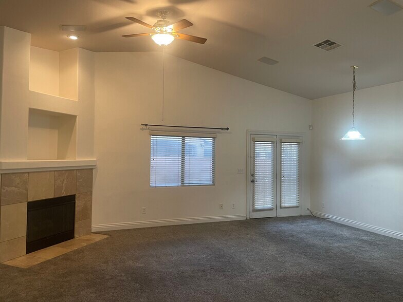Building Photo - 6228 Farica St