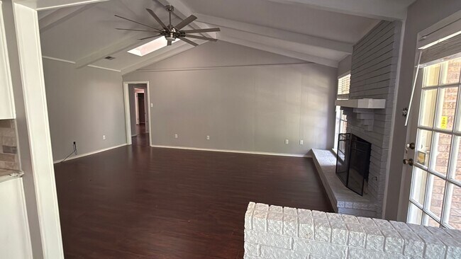Building Photo - 1548 Ramberlyn Way