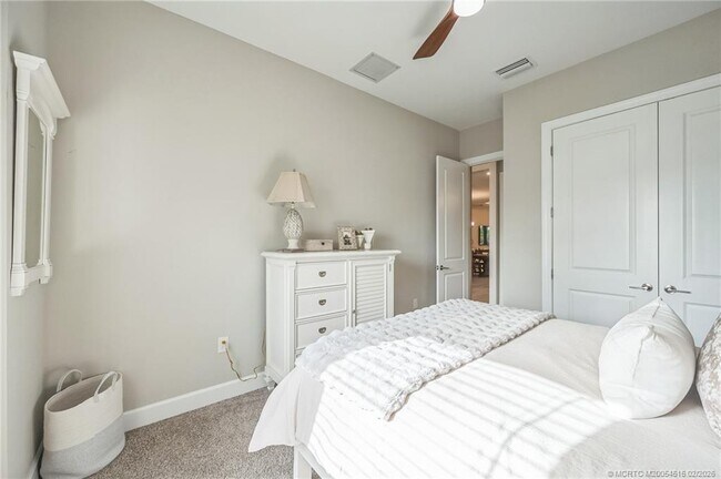 Building Photo - 15111 Pescara St