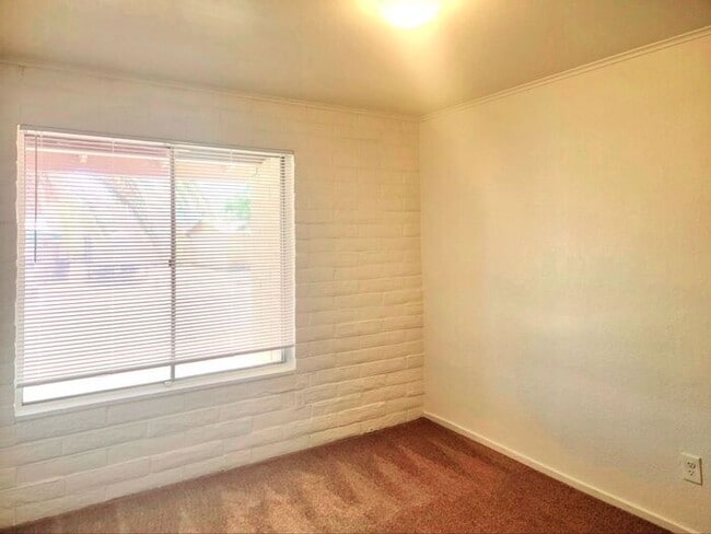 Building Photo - 3702 S Avenida De Las Palmas