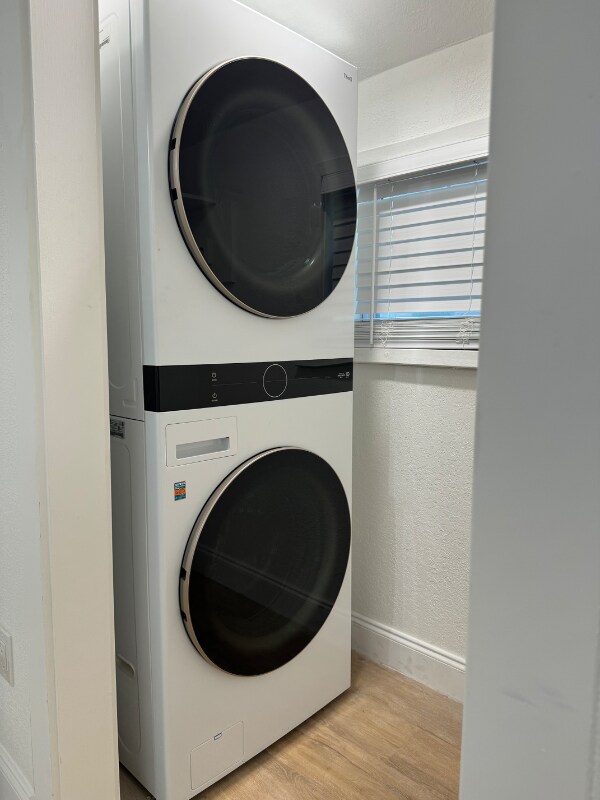 Building Photo - 2043 16th Ave S