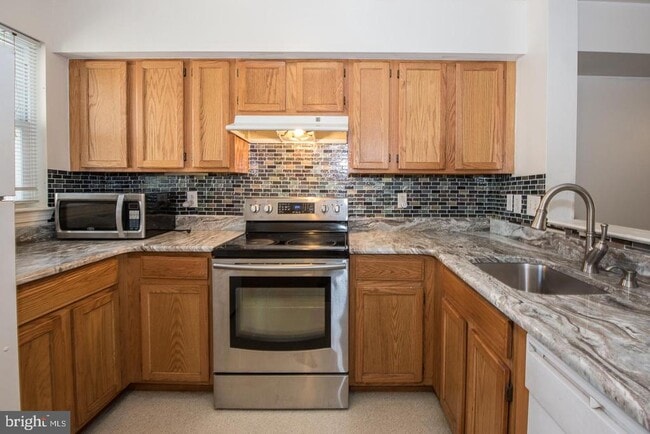 Primary Photo - 759 N 44th St