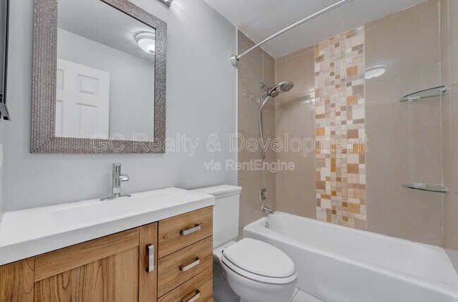Building Photo - 5850 Fresno Ct