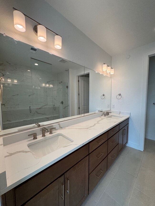 Building Photo - Brand-new townhome for rent in the heart of Erie Town Center