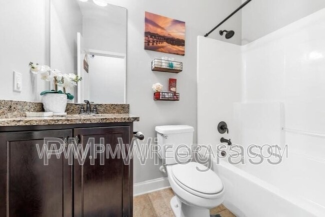 Building Photo - 87 Freedom Heights