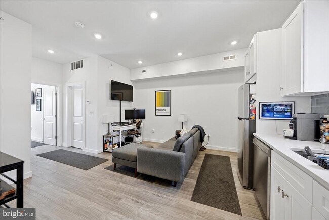 Building Photo - 1617 Ridge Ave