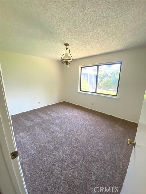 Building Photo - 700 E Orangewood Dr