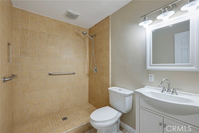 Building Photo - 6485 Clovis Pl