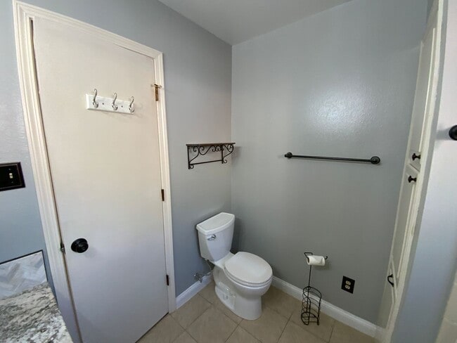 Building Photo - 3 Bedroom Single Story Home Available Near Louisiana Blvd NE & Candelaria Rd NE!