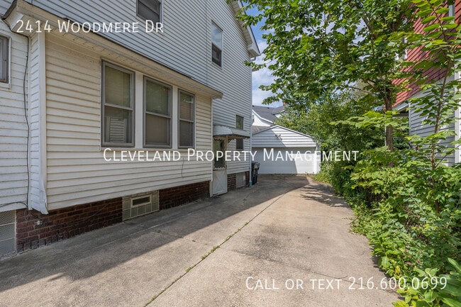 Building Photo - 2414 Woodmere Dr