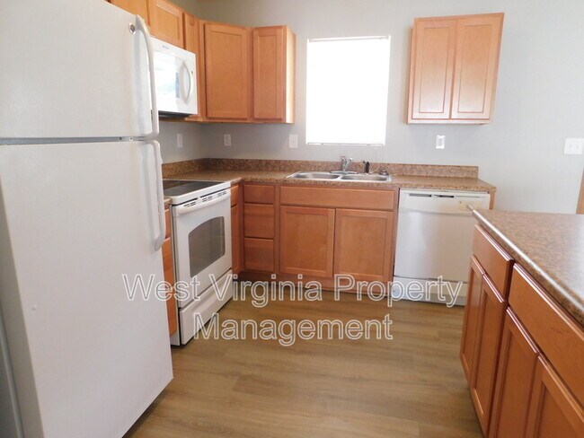Building Photo - 212 Cardinal Wy