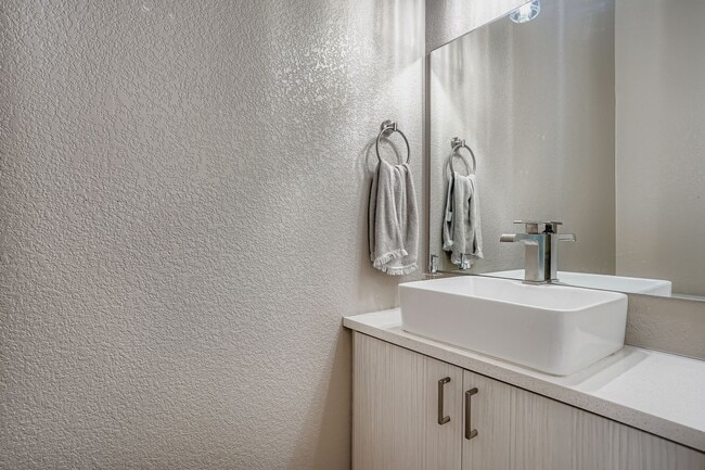 Building Photo - 2739 W 24th Ave