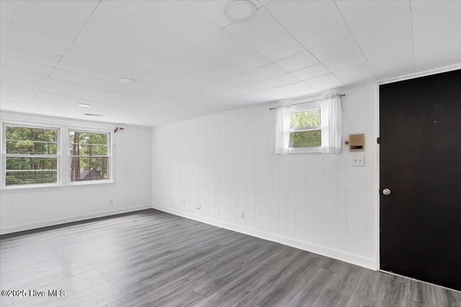 Building Photo - 825 N Saylor St