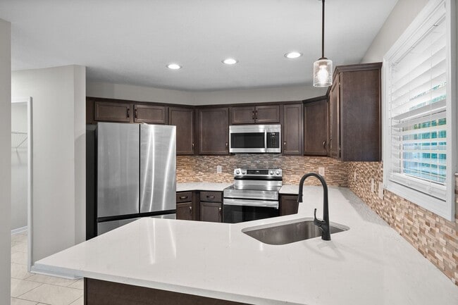 Building Photo - Pet Friendly Four Bedroom!