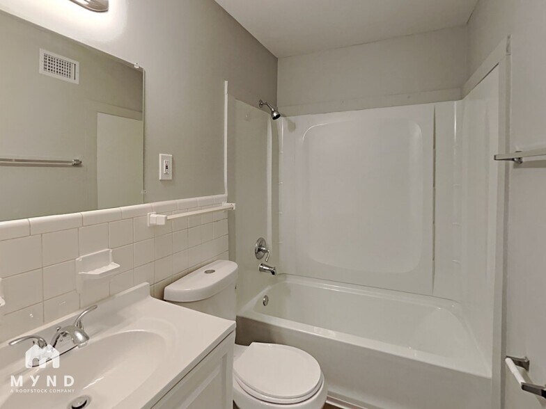 Building Photo - 4328 Bayberry Dr