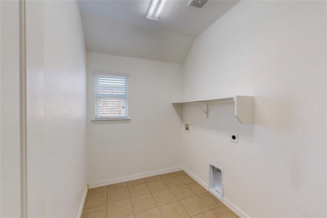 Building Photo - 8100 Horseman Rd