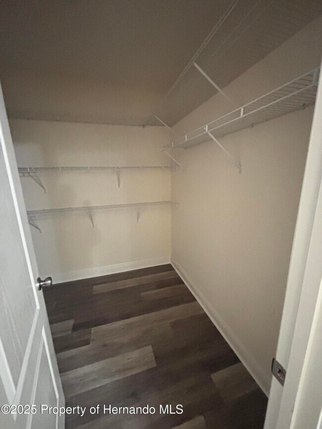 Building Photo - 1159 MacFarlane Ave