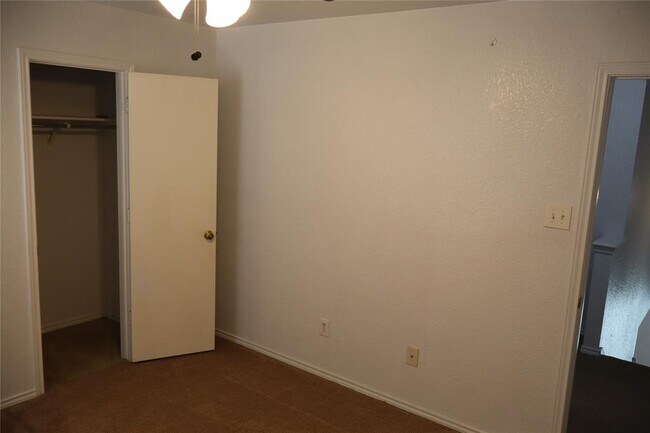 Building Photo - 5204 Mathra Dr
