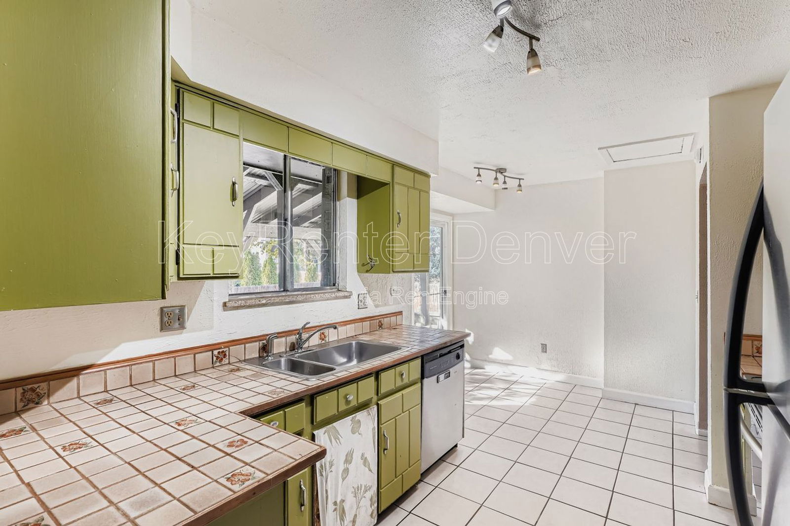 Building Photo - 6529 Van Gordon Ct