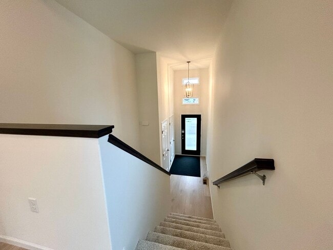 Building Photo - Spacious & Stylish 4-Bed Home with Modern Finishes and Attached 2-Stall Garage