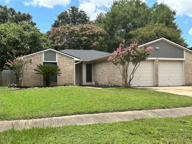 Primary Photo - 802 Cascade Creek Dr