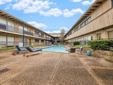 Building Photo - 3809 N Braeswood Blvd