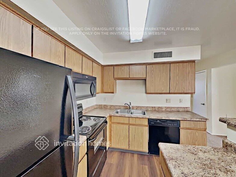 Building Photo - 1535 N Horne