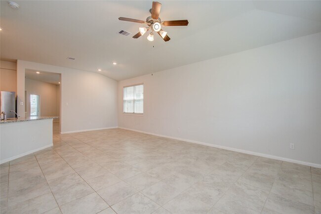 Building Photo - 2425 Temple Crag Dr
