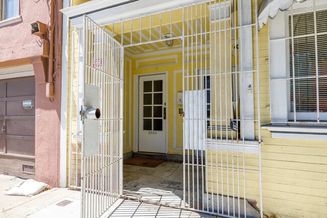 Building Photo - 2840 Bryant St