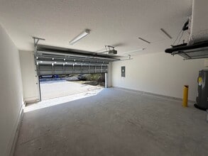 Building Photo - 117 Bates Lane Trail