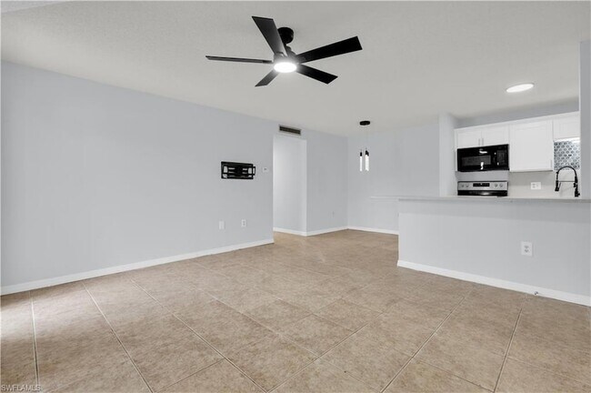 Building Photo - 5713 Foxlake Dr
