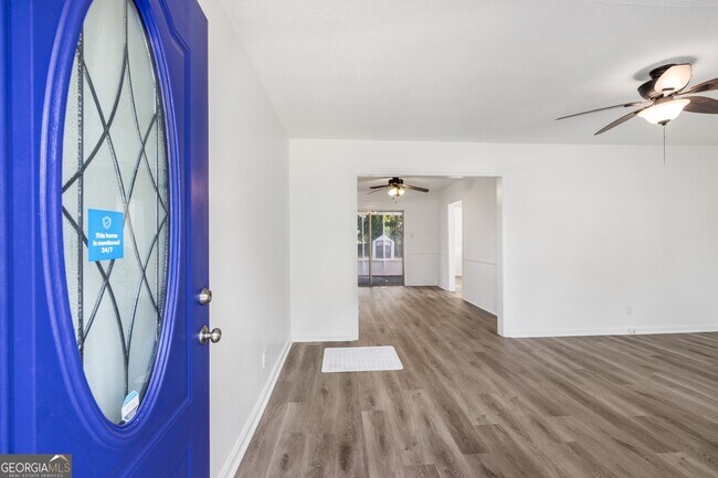 Building Photo - 1801 Crestridge Dr SE