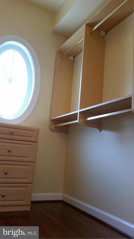 Building Photo - 1632 Colonial Hills Dr