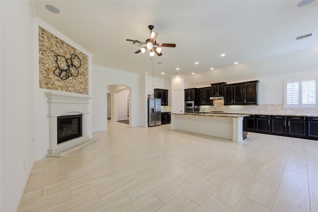 Building Photo - 25642 Luna Vis Ln